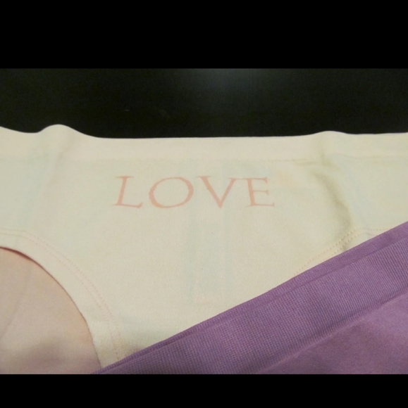 Victoria secret- 2-Pairs Of Seamless Hiphuggers(Peach & Lilac)-S - Picture 4 of 5